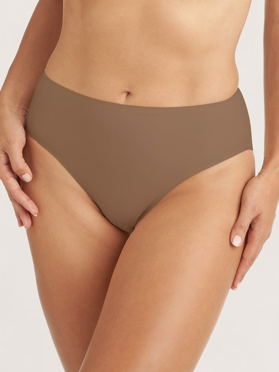 Shapermint TC Wonderful Edge® Matte Microfiber Modern Hi-Cut Brief
Shapermint TC Wonderful Edge® Matte Microfiber Modern Hi-Cut Brief